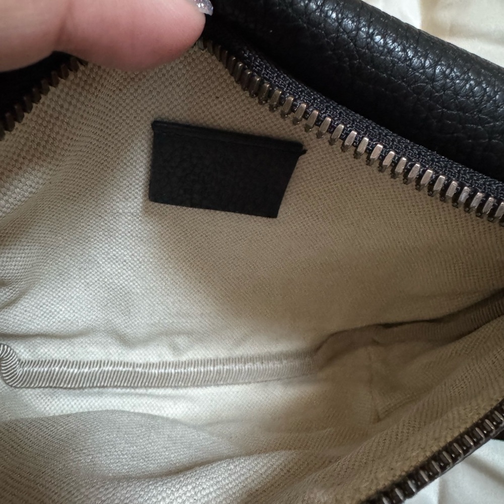 Authentic π― Gucci Leather Small Beltbag - Picture 10 of 10